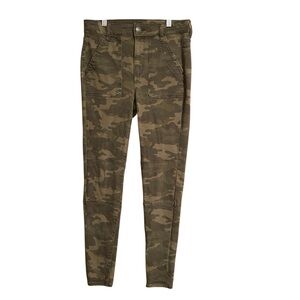American Eagle Camouflage hi-waist Skinny Jeggings Size 6
